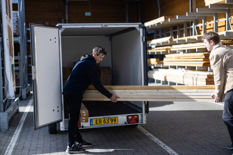 trailer med brænde
